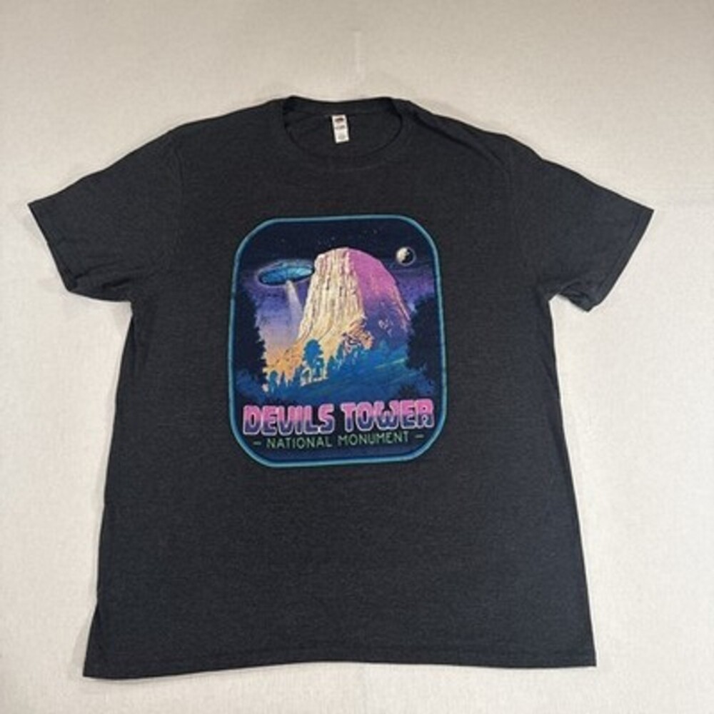 Fruit Of The Loom T Shirt Devils Tower Wyoming Mens  Size L Black
